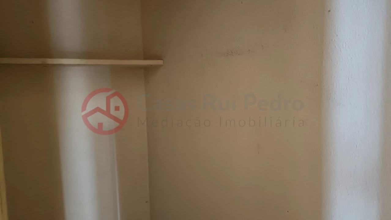 Apartamento T1 para Venda em Amora Foto 3