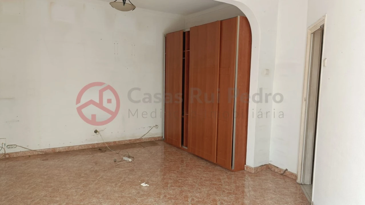 Apartamento T1 para Venda em Amora Foto 7
