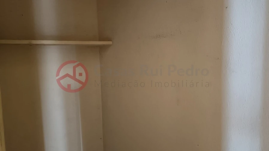 Apartamento T1 para Venda em Amora Foto 3