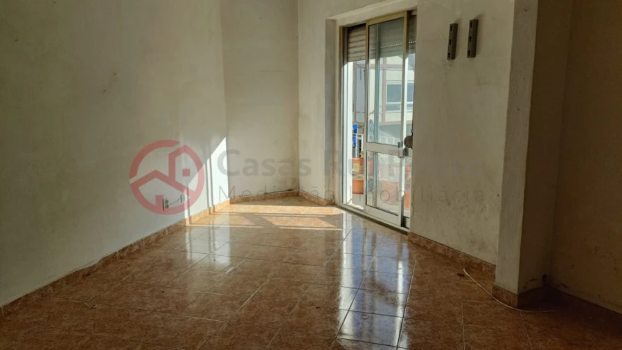 Apartamento T1 para Venda em Amora Foto 6