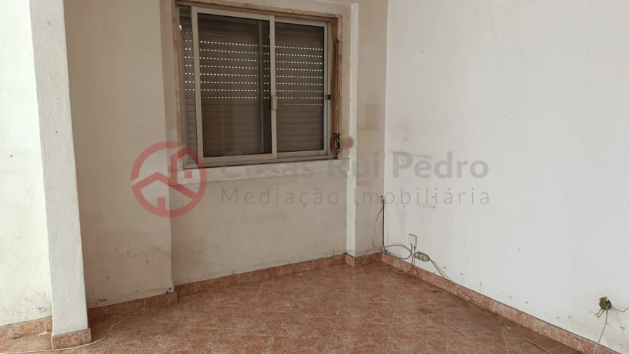 Apartamento T1 para Venda em Amora Foto 8