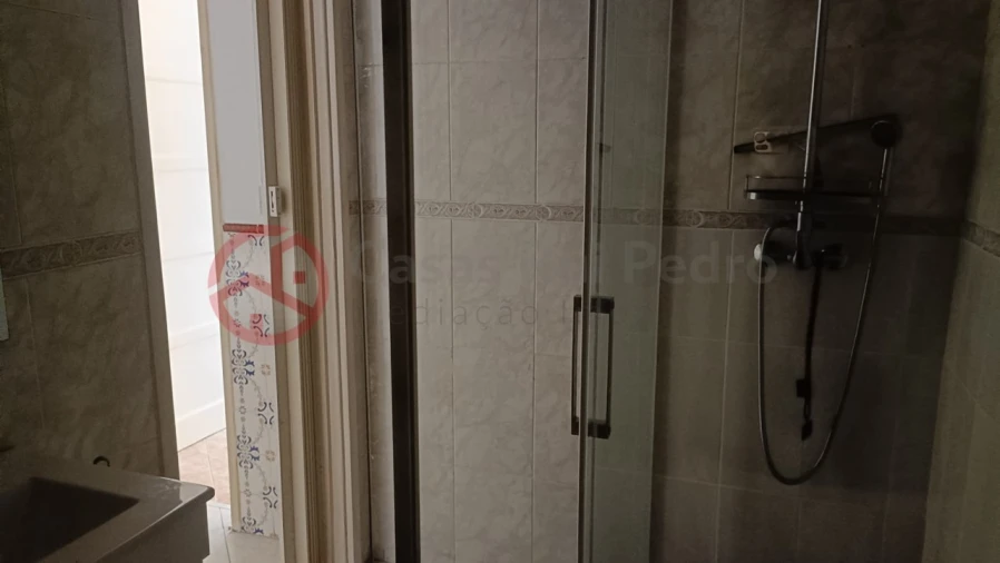 Apartamento T1 para Venda em Amora Foto 13