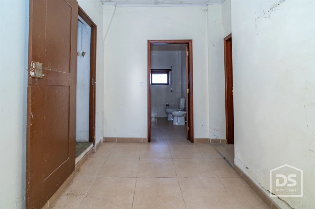 Moradia T5 para Venda em Ferreira-A-Nova Foto 111