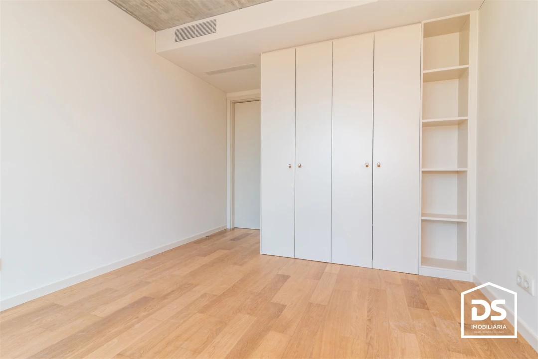 Apartamento T1 para Venda em Santa Clara e Castelo Viegas Foto 9