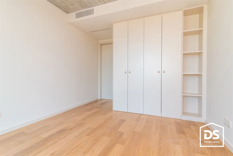Apartamento T1 para Venda em Santa Clara e Castelo Viegas Foto 9
