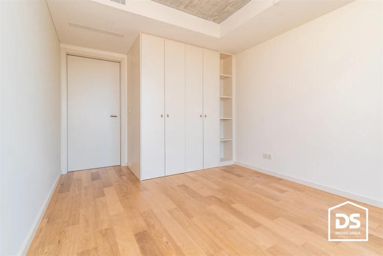 Apartamento T1 para Venda em Santa Clara e Castelo Viegas Foto 11