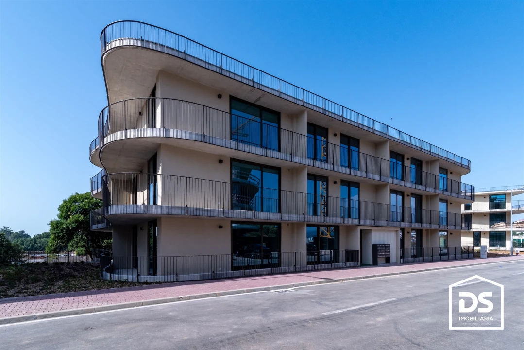 Apartamento T1 para Venda em Santa Clara e Castelo Viegas Foto 1