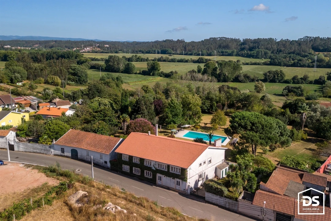 Moradia T9 para Venda em Alquerubim Foto 10