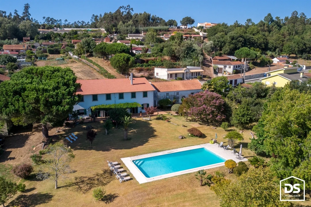 Moradia T9 para Venda em Alquerubim Foto 2