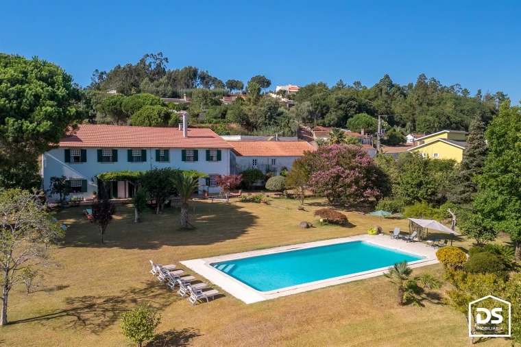 Moradia T9 para Venda em Alquerubim Foto 4