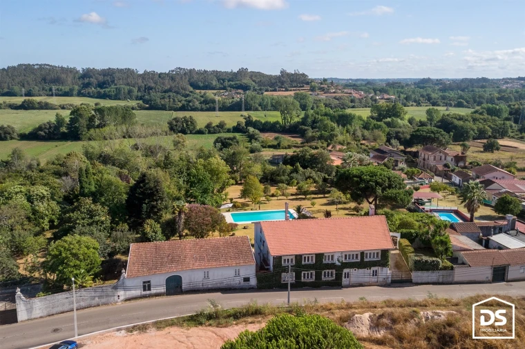 Moradia T9 para Venda em Alquerubim Foto 9