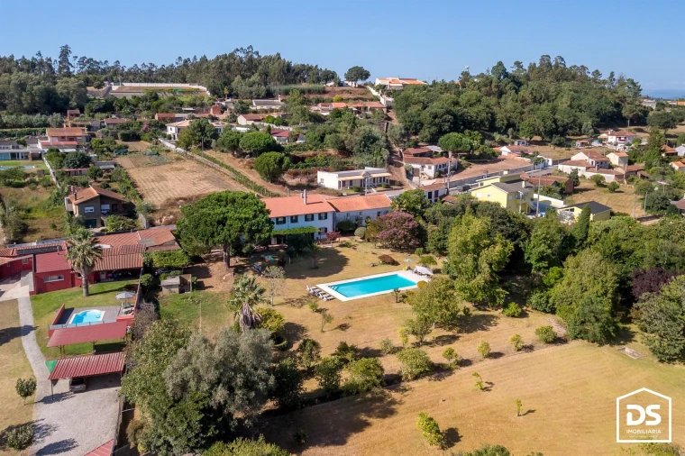 Moradia T9 para Venda em Alquerubim Foto 5