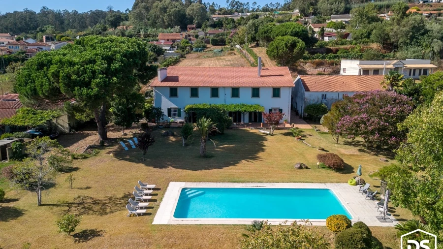 Moradia T9 para Venda em Alquerubim