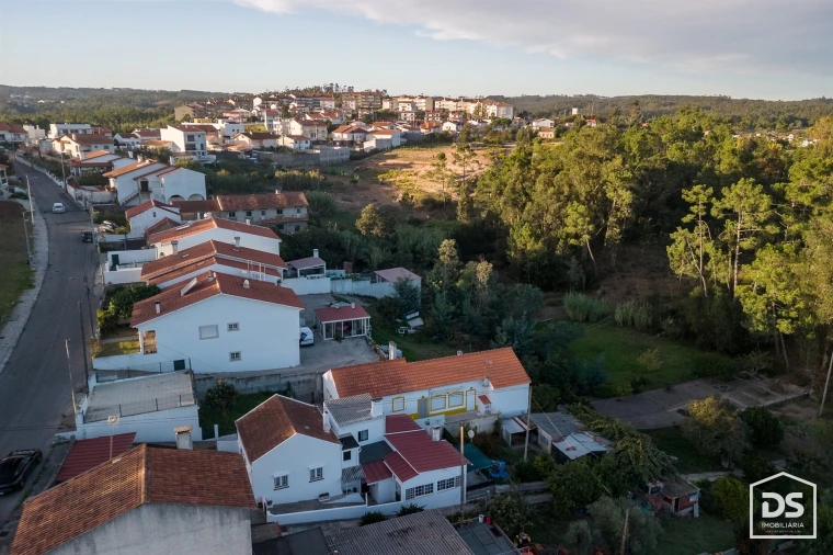 Moradia T3 para Venda em Tavarede Foto 16