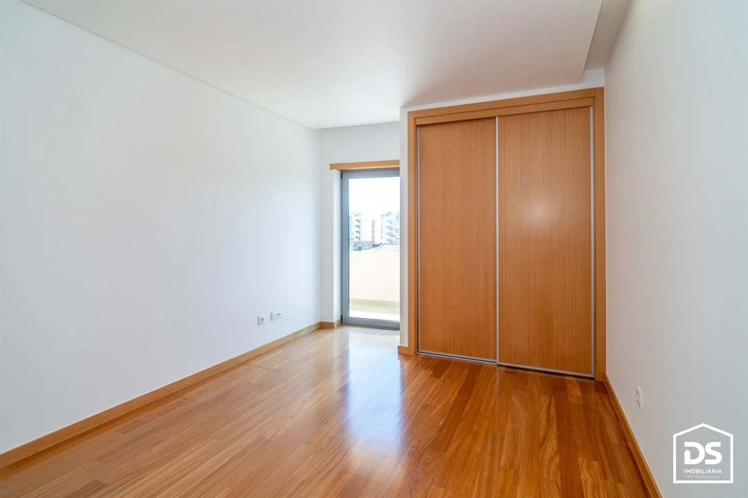 Apartamento T2 para Venda em Tavarede Foto 21