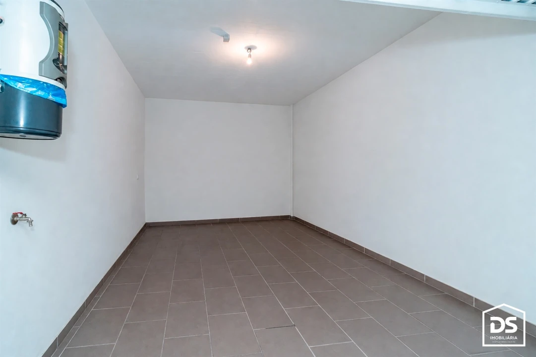 Apartamento T2 para Venda em Tavarede Foto 37