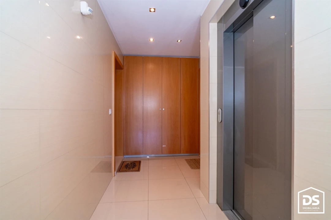 Apartamento T2 para Venda em Tavarede Foto 36