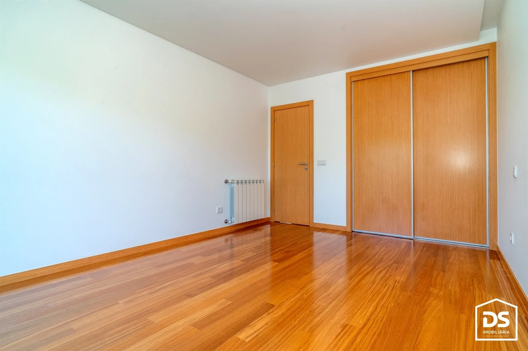 Apartamento T2 para Venda em Tavarede Foto 16