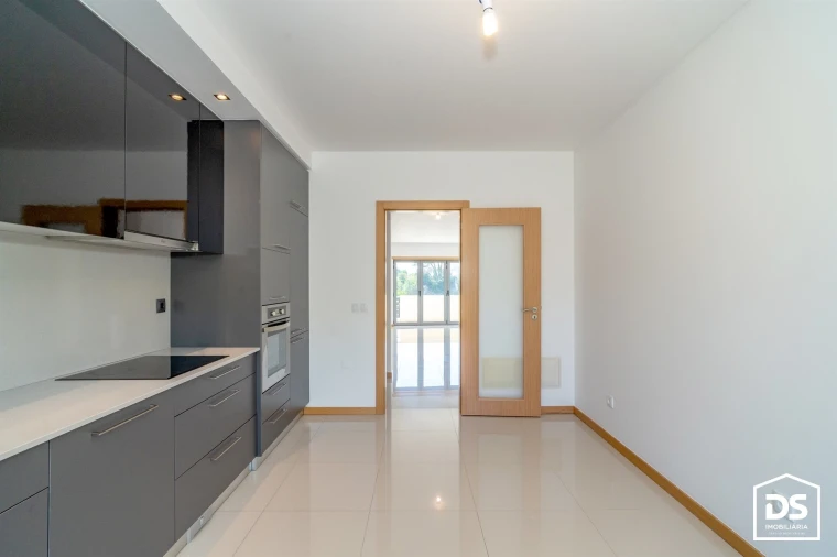 Apartamento T2 para Venda em Tavarede Foto 35