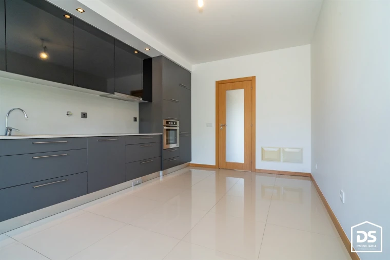 Apartamento T2 para Venda em Tavarede Foto 31