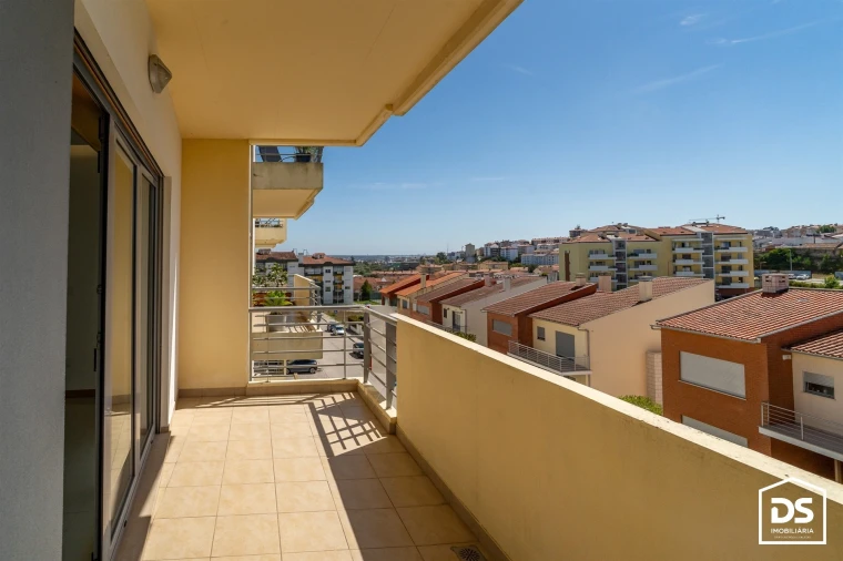 Apartamento T2 para Venda em Tavarede Foto 13
