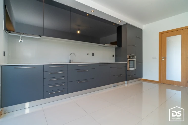 Apartamento T2 para Venda em Tavarede Foto 32