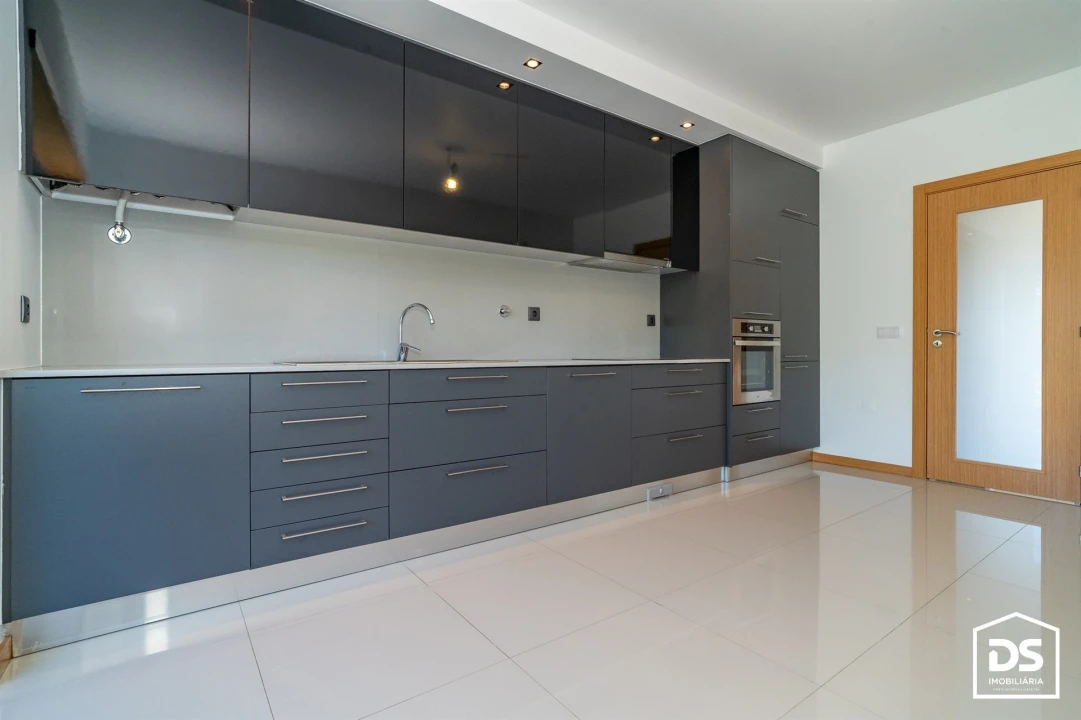 Apartamento T2 para Venda em Tavarede Foto 32