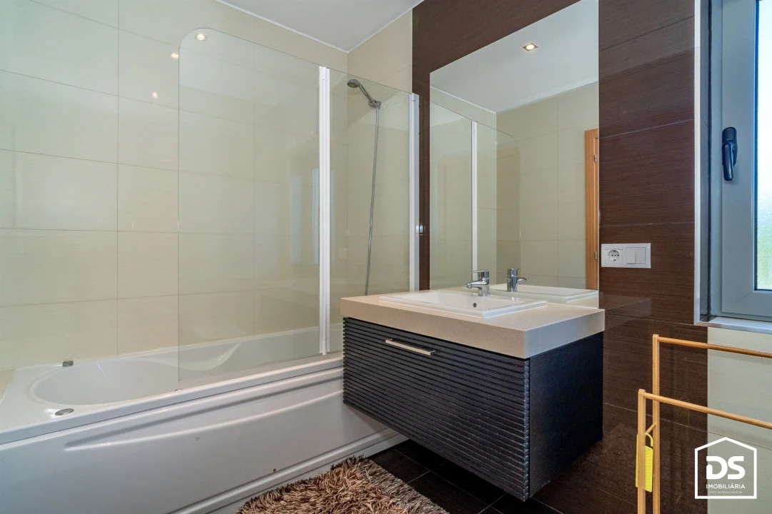 Apartamento T2 para Venda em Tavarede Foto 23
