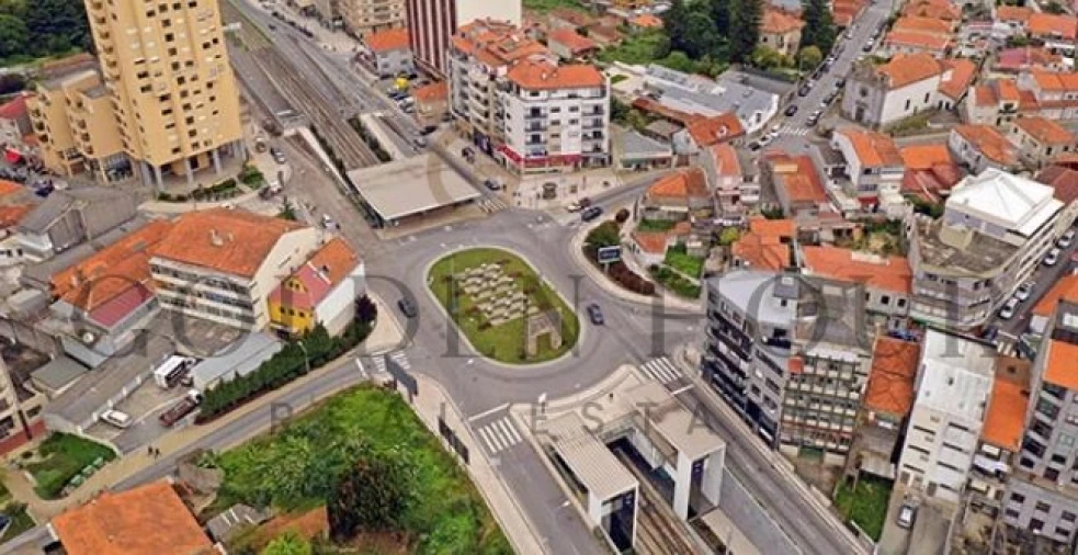 Apartamento T1 para Venda em Oliveira do Douro Foto 3