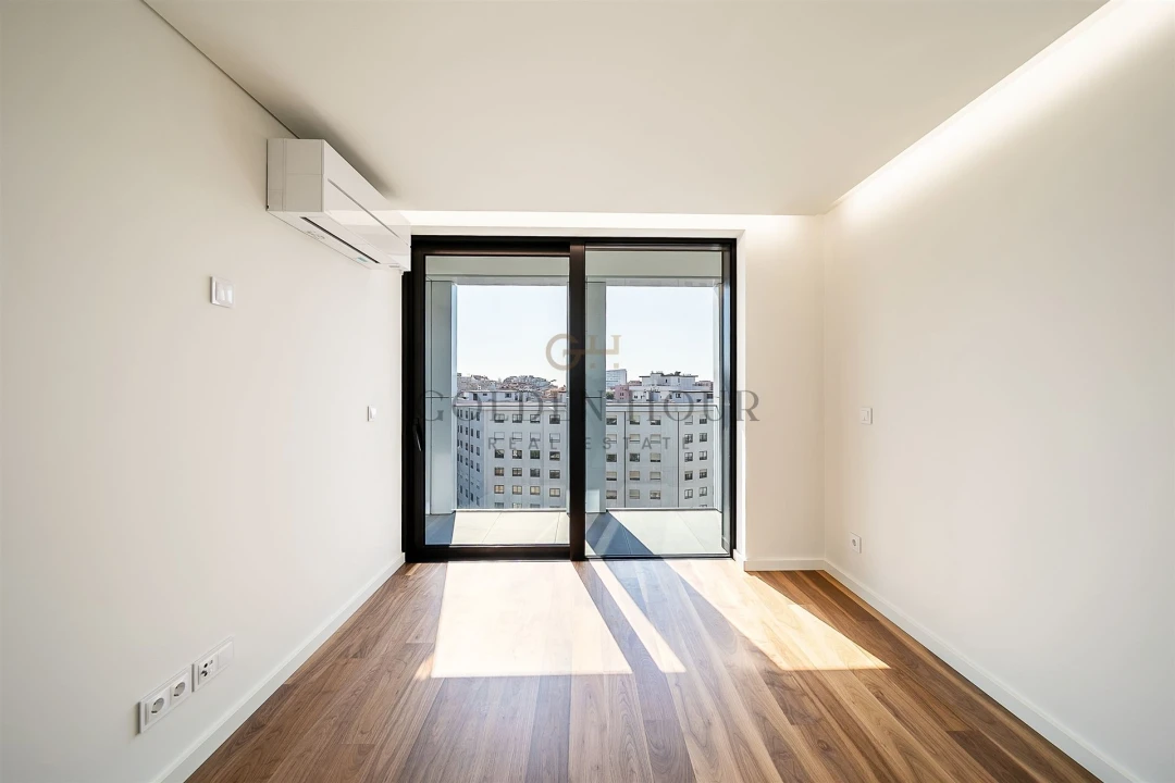Apartamento T3 para Venda em Mafamude e Vilar do Paraíso Foto 11