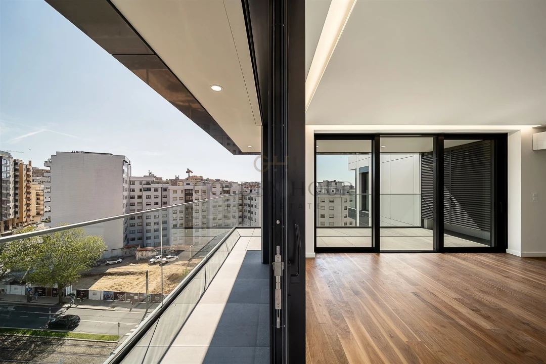 Apartamento T3 para Venda em Mafamude e Vilar do Paraíso Foto 33