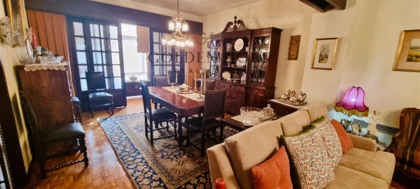 Apartamento T5 para Venda em Mafamude e Vilar do Paraíso