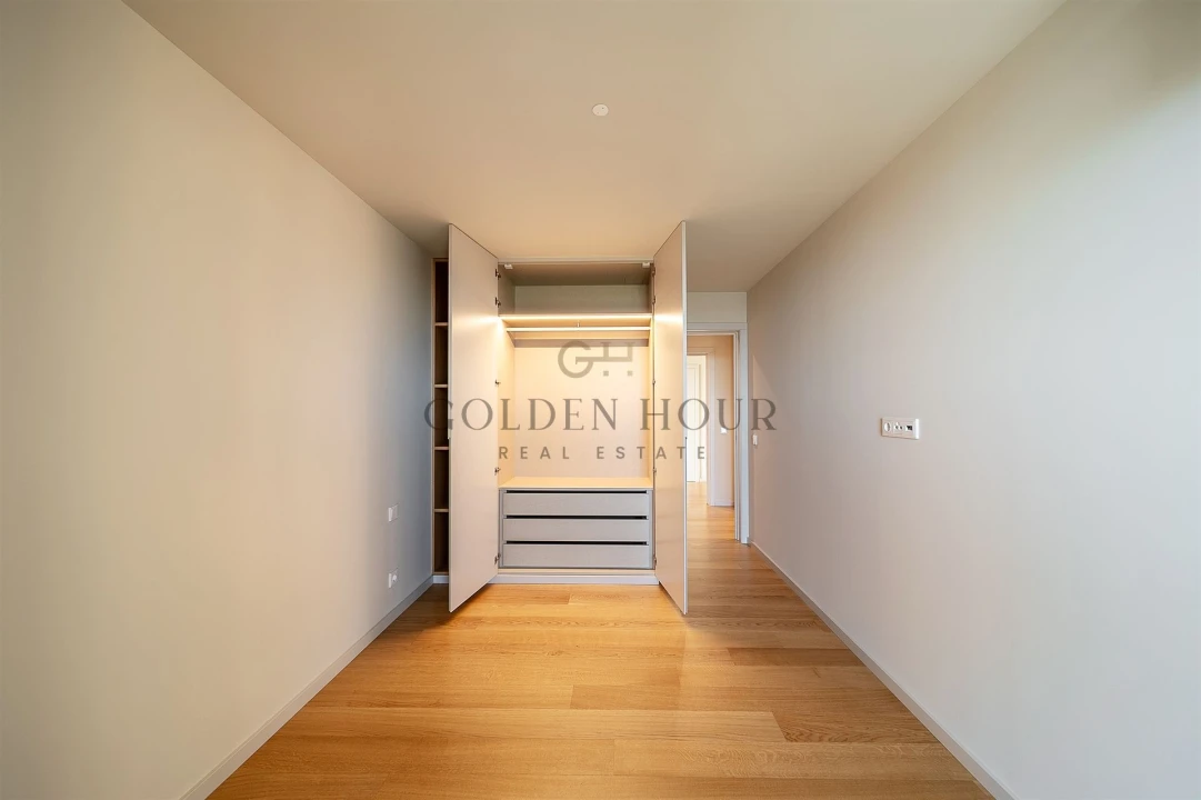 Apartamento T4 para Venda em Santa Marinha e São Pedro da Afurada Foto 13