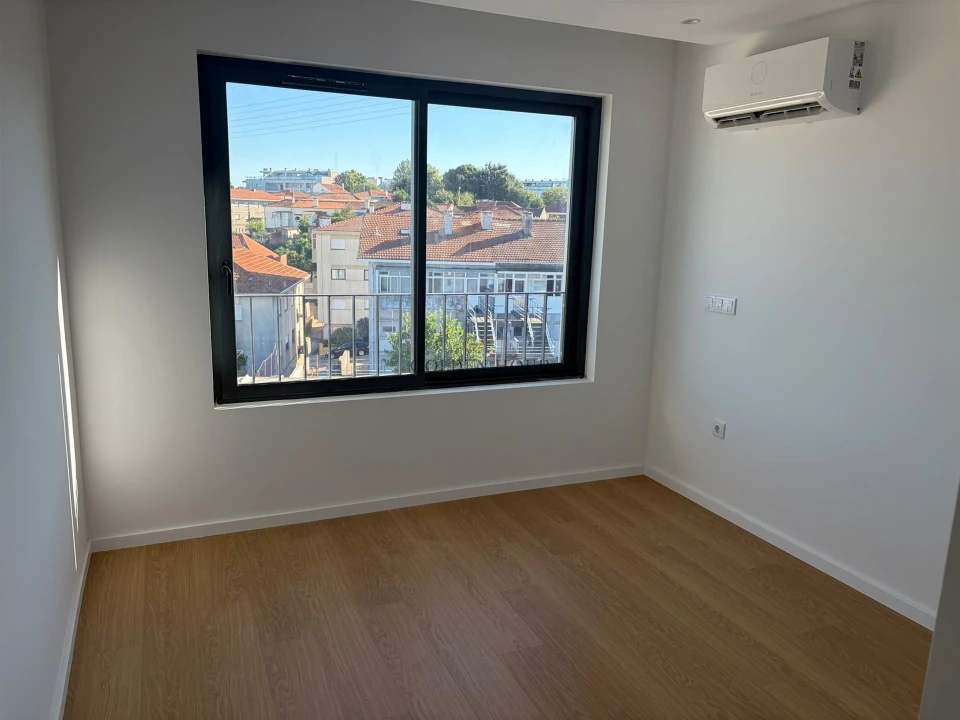 Apartamento T2 para Venda em Mafamude e Vilar do Paraíso Foto 5