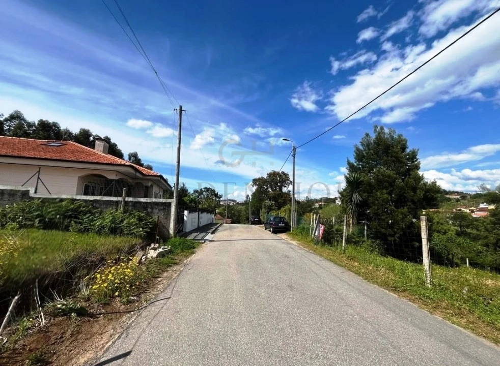 Terreno para Venda em Mafamude e Vilar do Paraíso Foto 1