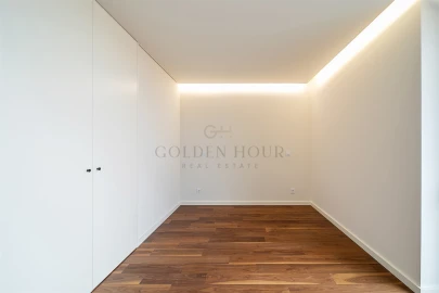 Apartamento T4 para Venda em Mafamude e Vilar do Paraíso