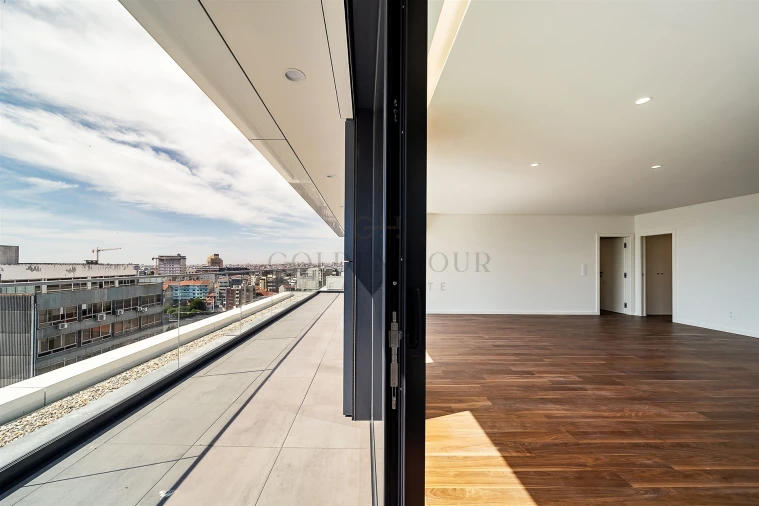 Apartamento T4 para Venda em Mafamude e Vilar do Paraíso Foto 33