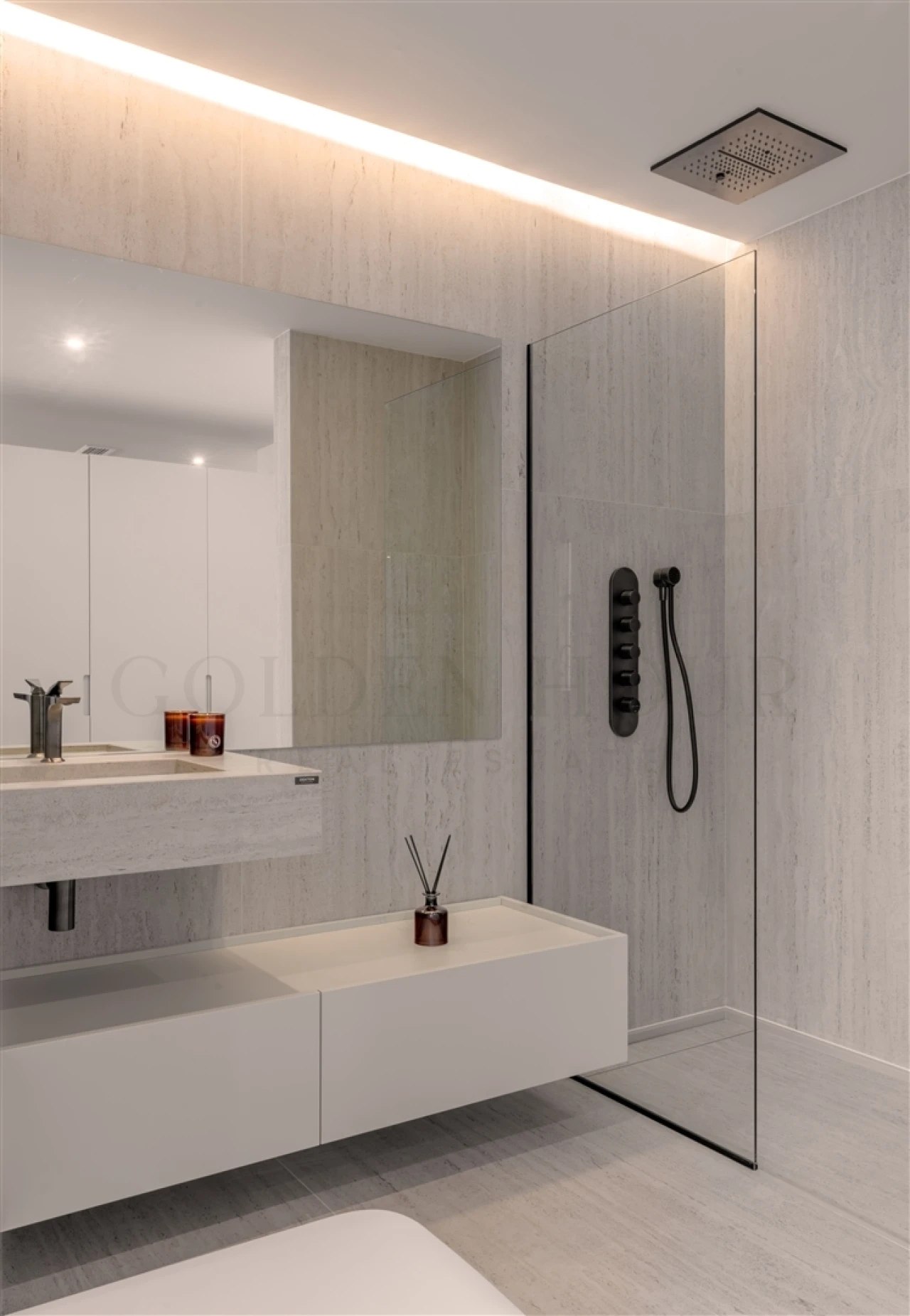 Apartamento T4 para Venda em Oliveira do Douro Foto 57