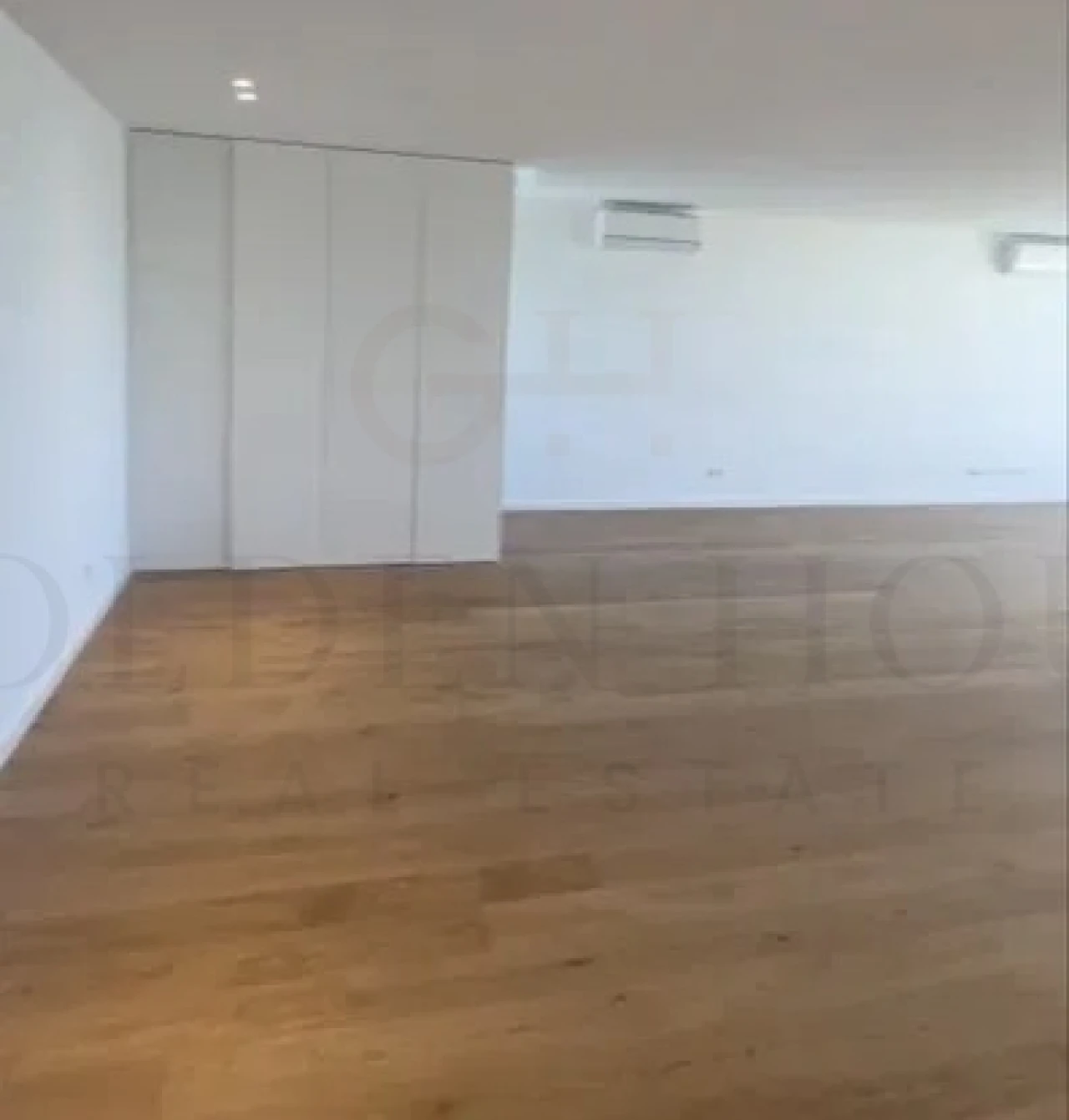 Apartamento T4 para Arrendamento em Santa Marinha e São Pedro da Afurada Foto 7