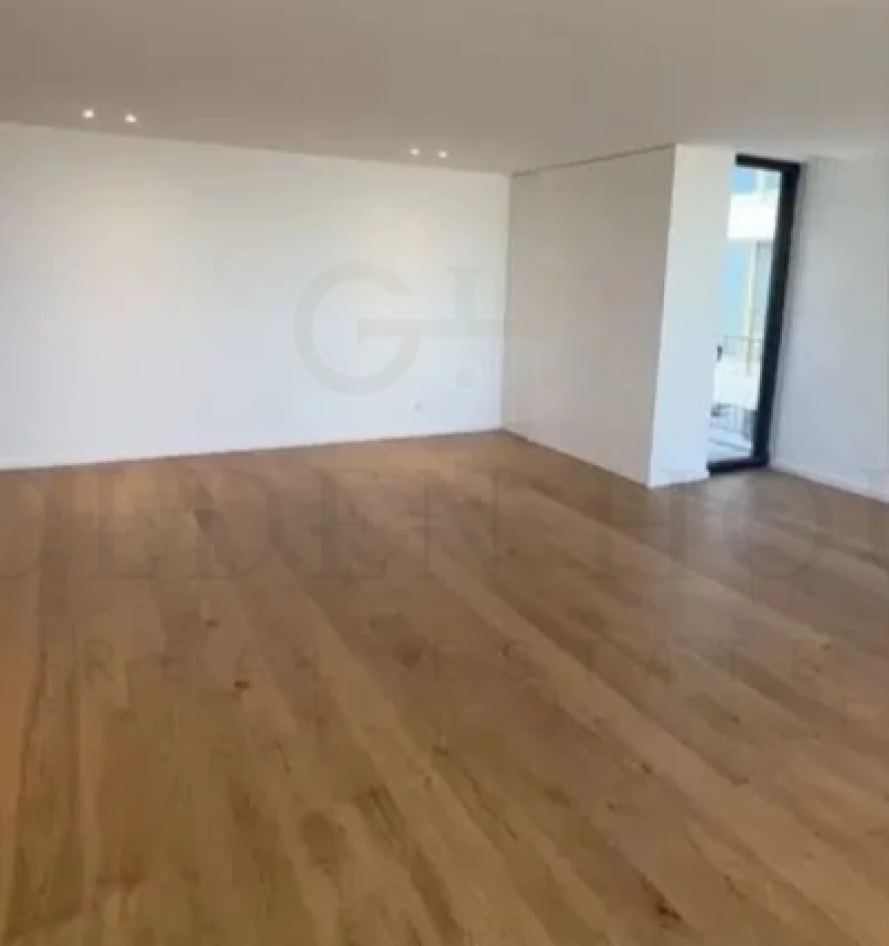 Apartamento T4 para Arrendamento em Santa Marinha e São Pedro da Afurada Foto 20