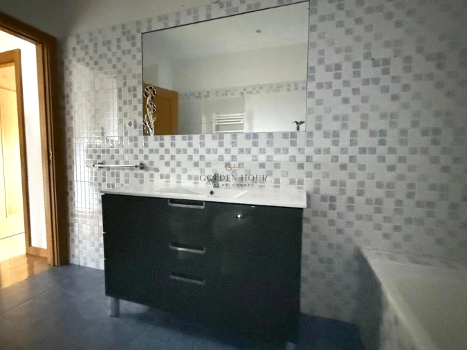 Apartamento T2 para Venda em Cedofeita, Santo Ildefonso, Sé, Miragaia, São Nicolau e Vitória Foto 24