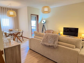 Apartamento T2 para Arrendamento em Santa Marinha e São Pedro da Afurada