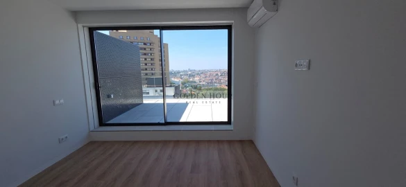 Apartamento T4 para Venda em Santa Marinha e São Pedro da Afurada