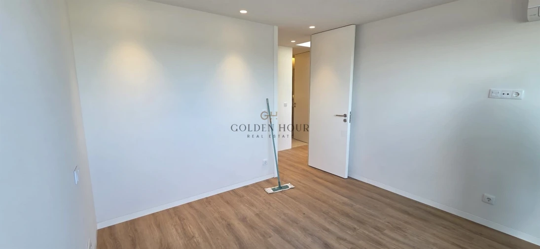 Apartamento T4 para Venda em Santa Marinha e São Pedro da Afurada Foto 35