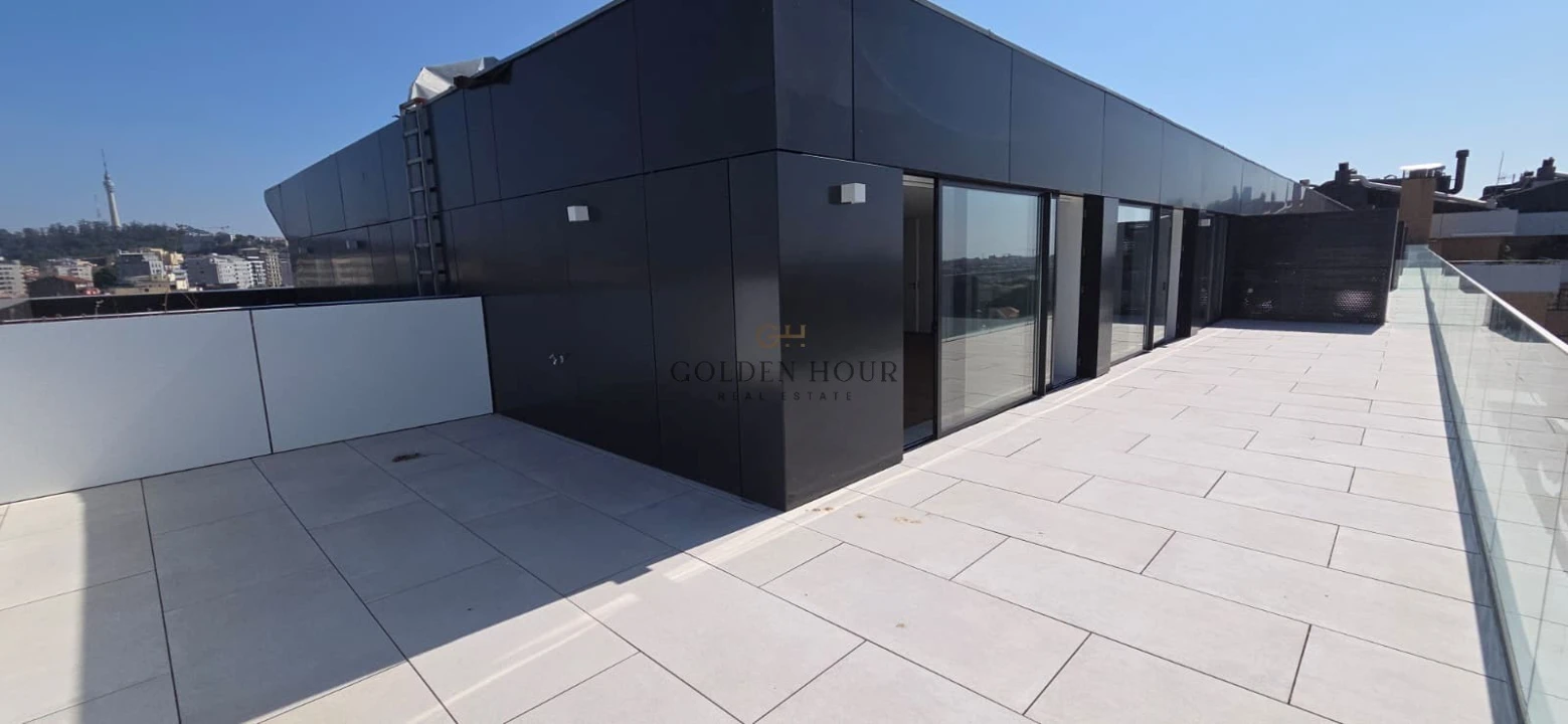 Apartamento T4 para Venda em Santa Marinha e São Pedro da Afurada Foto 1