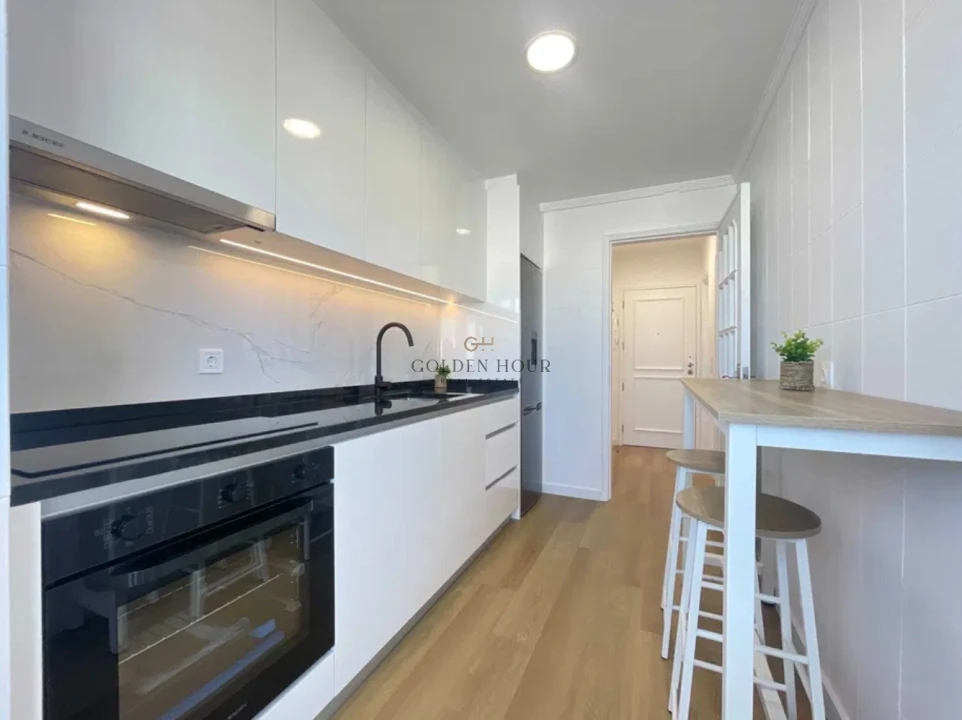 Apartamento T2 para Venda em Vilar de Andorinho Foto 5