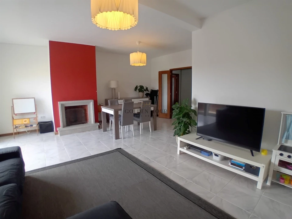 Apartamento T3 para Venda em Gulpilhares e Valadares Foto 1