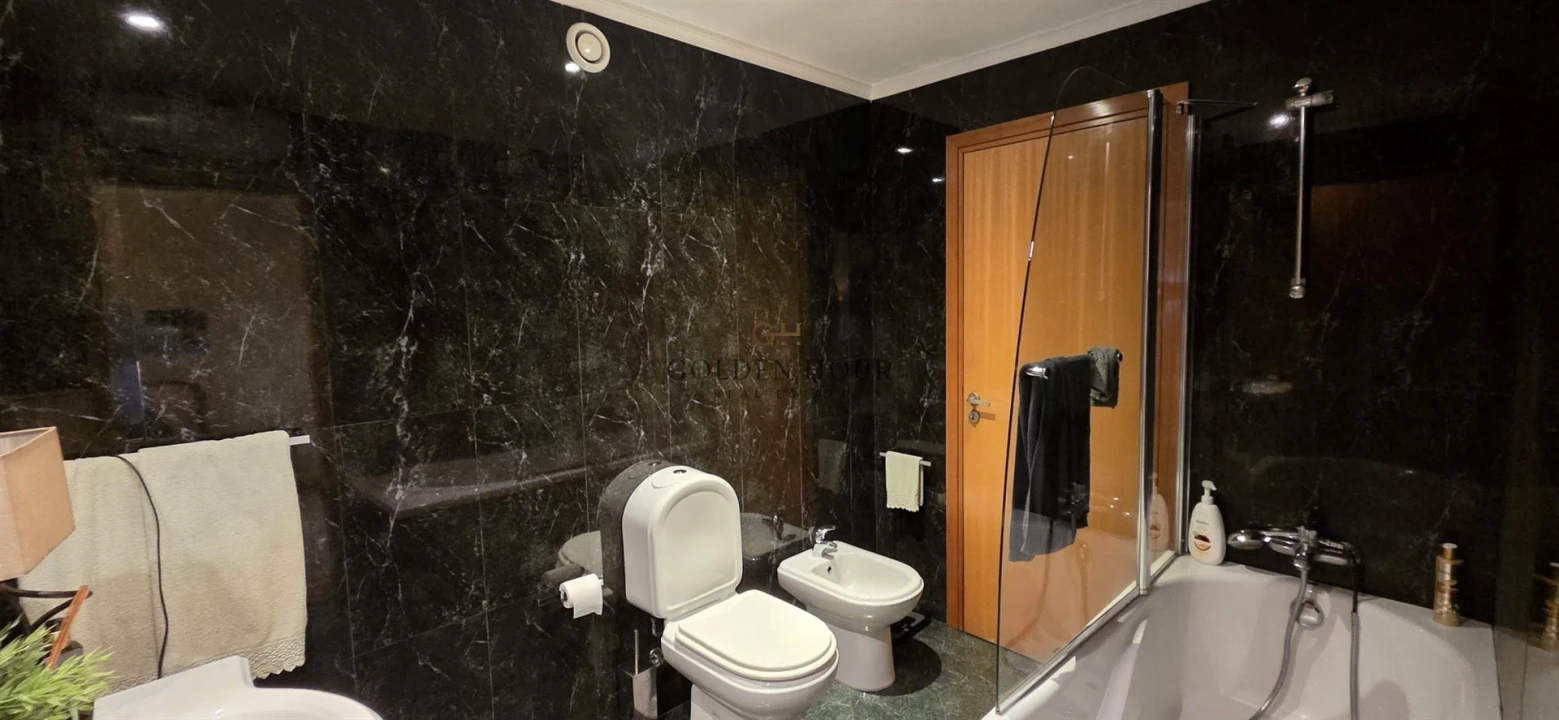 Apartamento T3 para Venda em Mafamude e Vilar do Paraíso Foto 20