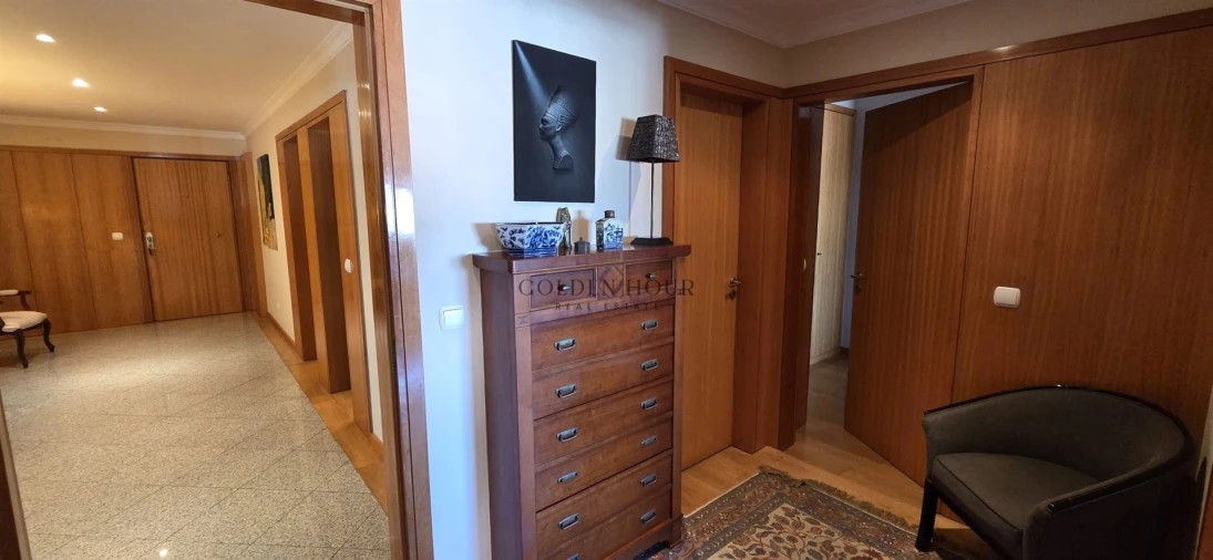 Apartamento T3 para Venda em Mafamude e Vilar do Paraíso Foto 23