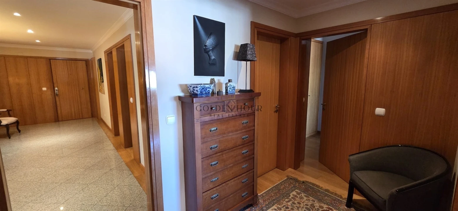 Apartamento T3 para Venda em Mafamude e Vilar do Paraíso Foto 23